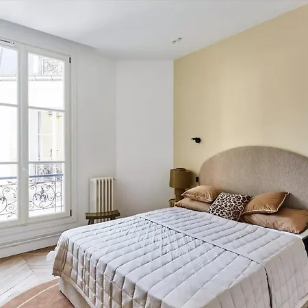 Luxueux Familial 5 Bd, Parc Monceau Apartment