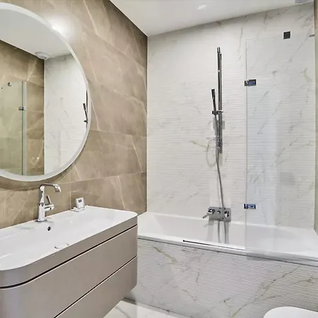 Apartment Luxueux Familial 5 Bd, Parc Monceau Paris